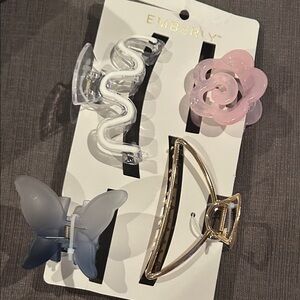 EMBERLY Hairclaws 4 pack NWT